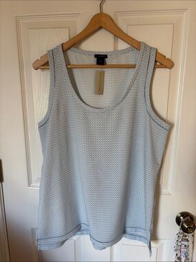 Ann Taylor Sleeveless Blouse Size L NWT Blue White Print
